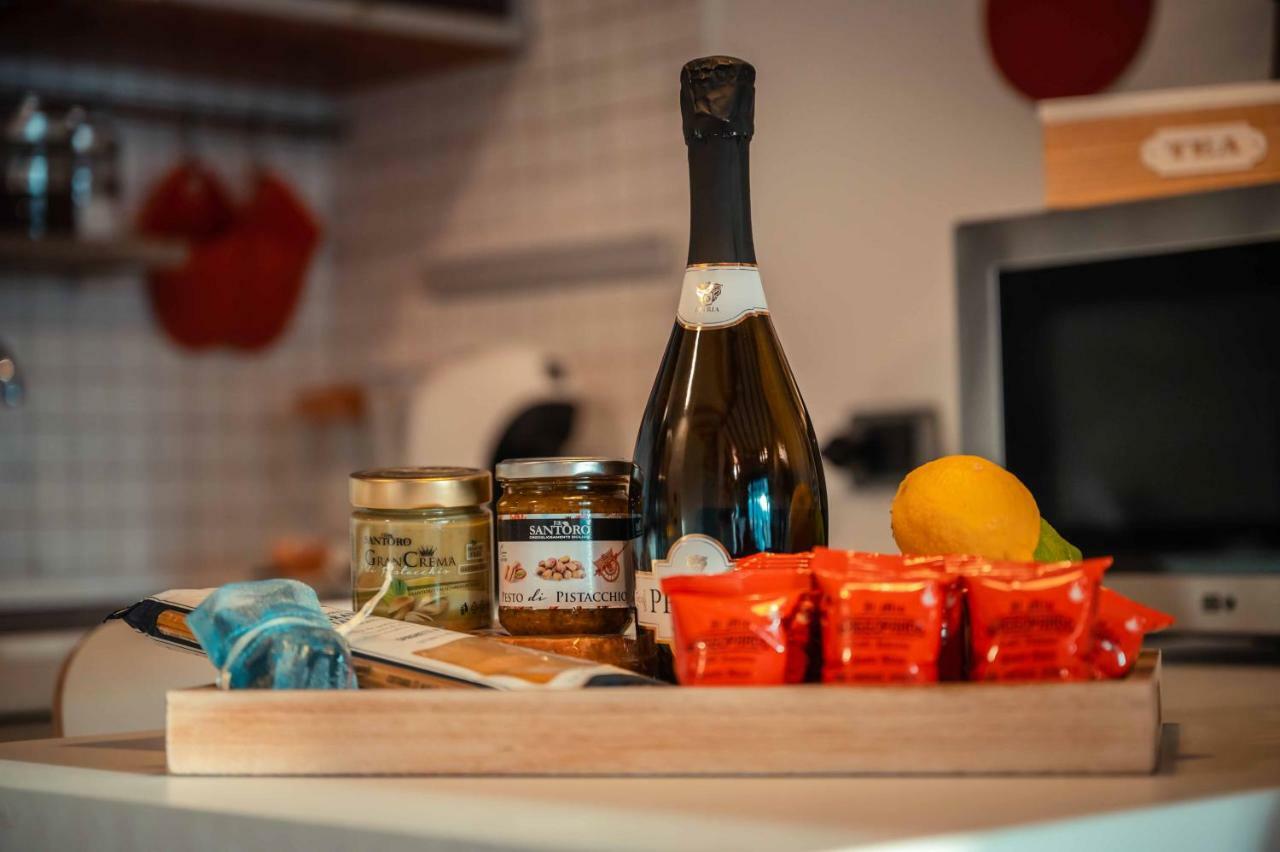 Casa Aurelio Wellness Suite & Spa Inclusive タオルミーナ エクステリア 写真