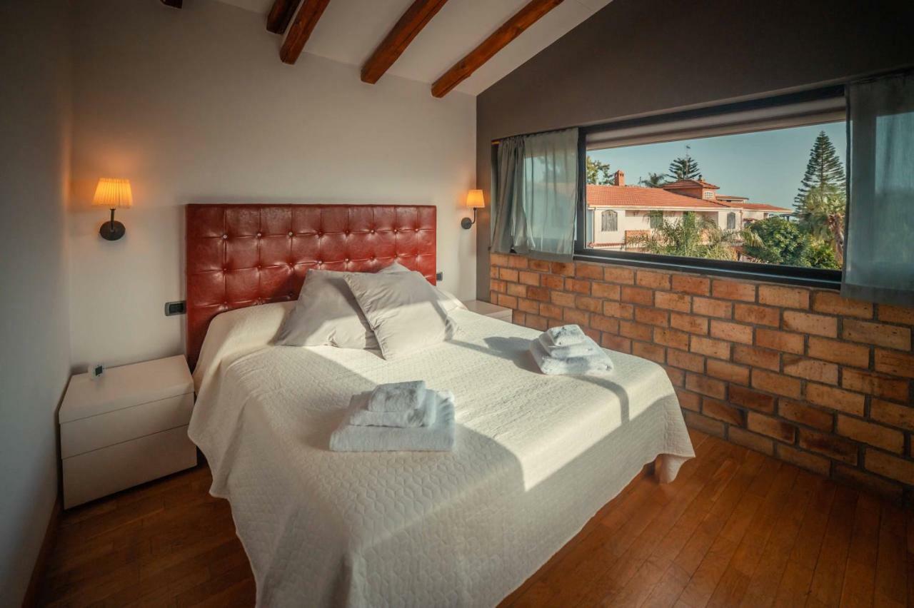 Casa Aurelio Wellness Suite & Spa Inclusive タオルミーナ エクステリア 写真